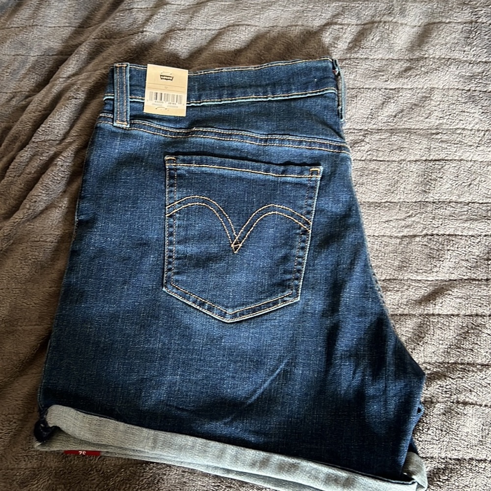 Levi’s Mid-Length Shorts, Hypersoft,  Mid Rise, 32 waist, BNWT. - Picture 3 of 3